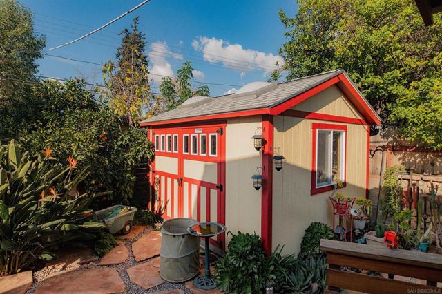 210 E 6th Ave, Escondido, CA 92025