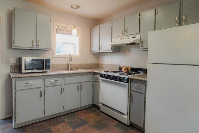 210 E 6th Ave, Escondido, CA 92025