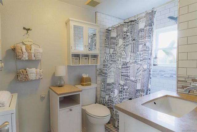 210 E 6th Ave, Escondido, CA 92025