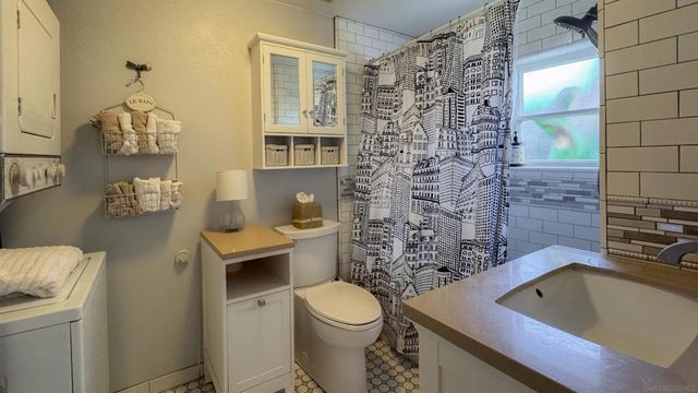 210 E 6th Ave, Escondido, CA 92025