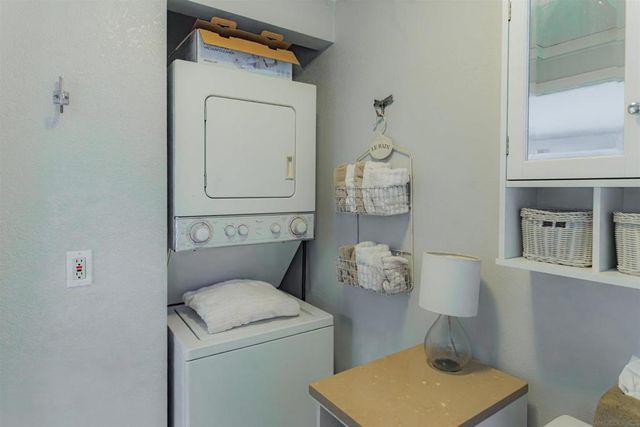 210 E 6th Ave, Escondido, CA 92025