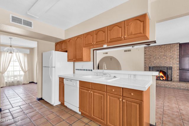 6628 Camino Fuente Drive, El Paso, TX 79912