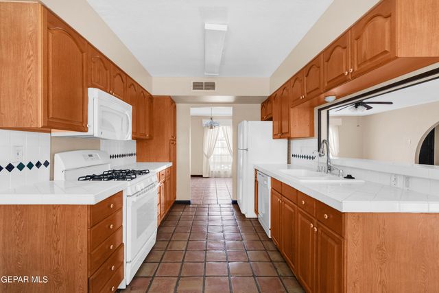 6628 Camino Fuente Drive, El Paso, TX 79912