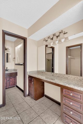 6628 Camino Fuente Drive, El Paso, TX 79912