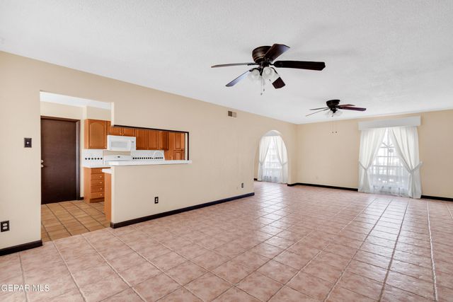 6628 Camino Fuente Drive, El Paso, TX 79912