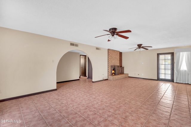 6628 Camino Fuente Drive, El Paso, TX 79912