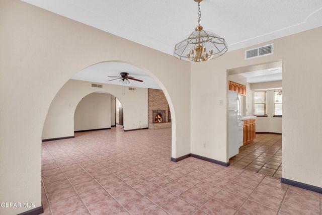 6628 Camino Fuente Drive, El Paso, TX 79912