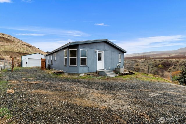 3570 Pinnacle Place, Wenatchee, WA 98801