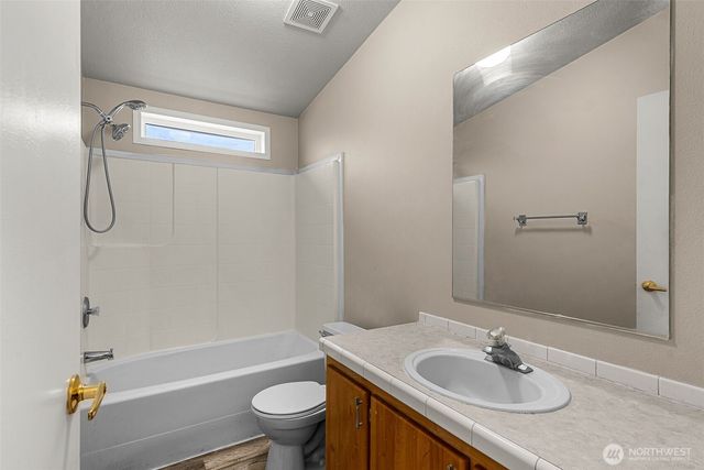 3570 Pinnacle Place, Wenatchee, WA 98801