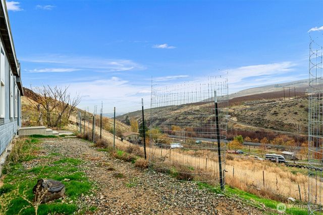 3570 Pinnacle Place, Wenatchee, WA 98801