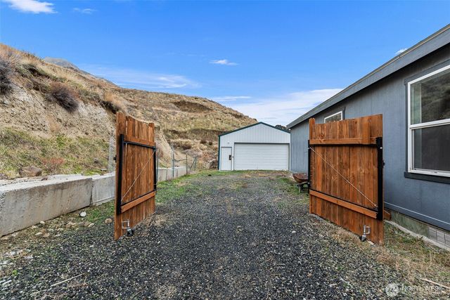 3570 Pinnacle Place, Wenatchee, WA 98801