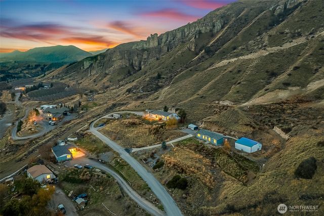 3570 Pinnacle Place, Wenatchee, WA 98801