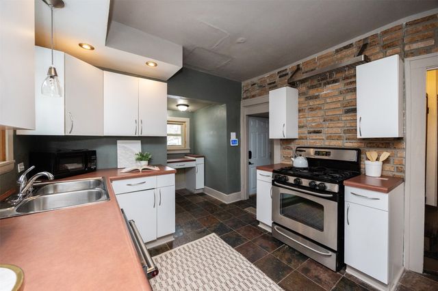 4015 University Avenue, Des Moines, IA 50311