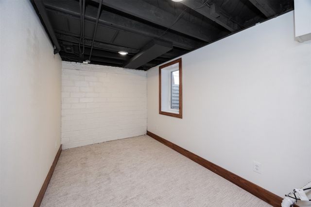 4015 University Avenue, Des Moines, IA 50311