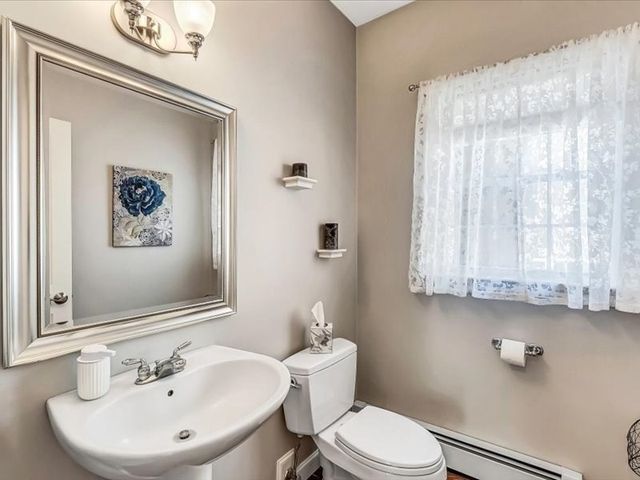 711 Samuel Dr, Northbridge, MA 01588