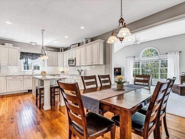 711 Samuel Dr, Northbridge, MA 01588