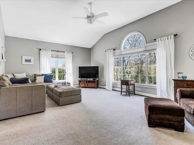 711 Samuel Dr, Northbridge, MA 01588