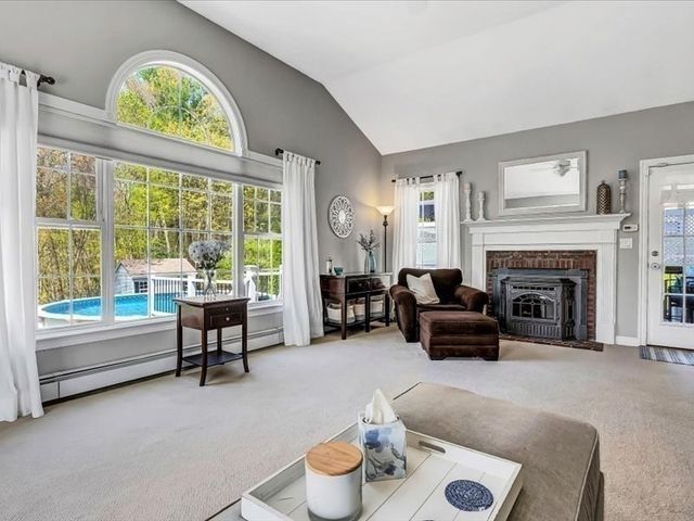 711 Samuel Dr, Northbridge, MA 01588