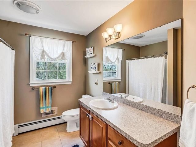 711 Samuel Dr, Northbridge, MA 01588