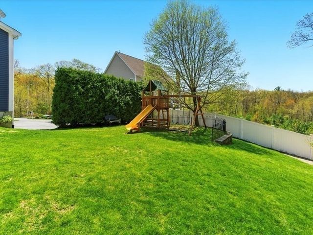 711 Samuel Dr, Northbridge, MA 01588