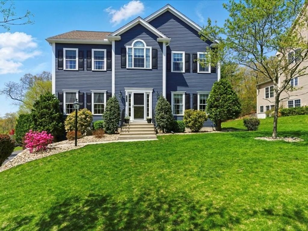 711 Samuel Dr, Northbridge, MA 01588