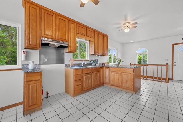 N50W35096 Wisconsin AVENUE, Okauchee, WI 53069