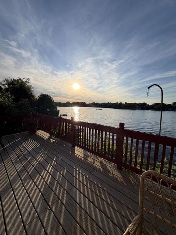 N50W35096 Wisconsin AVENUE, Okauchee, WI 53069
