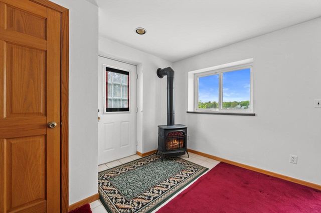 N50W35096 Wisconsin AVENUE, Okauchee, WI 53069