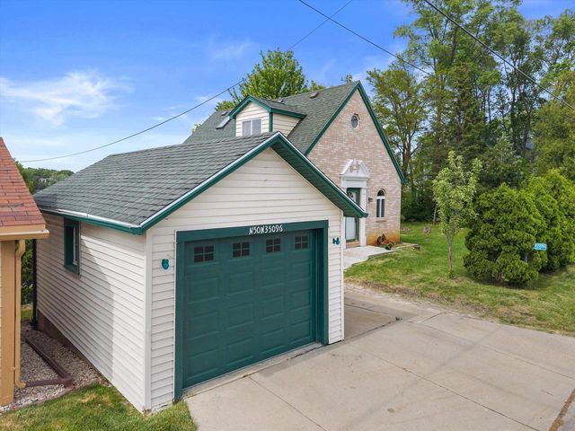 N50W35096 Wisconsin AVENUE, Okauchee, WI 53069