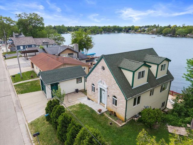 N50W35096 Wisconsin AVENUE, Okauchee, WI 53069