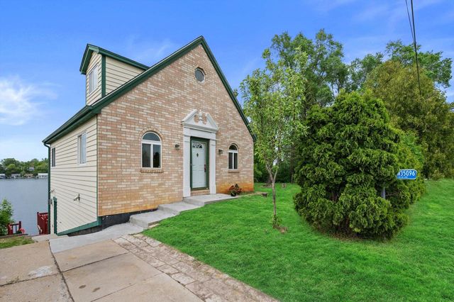 N50W35096 Wisconsin AVENUE, Okauchee, WI 53069