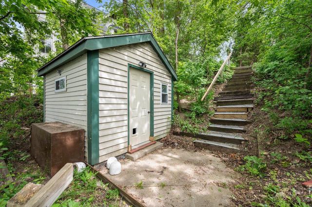 N50W35096 Wisconsin AVENUE, Okauchee, WI 53069