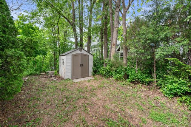 N50W35096 Wisconsin AVENUE, Okauchee, WI 53069