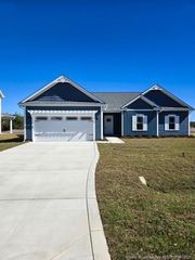 102 Sunny Acres Lane, Clinton, NC 28328