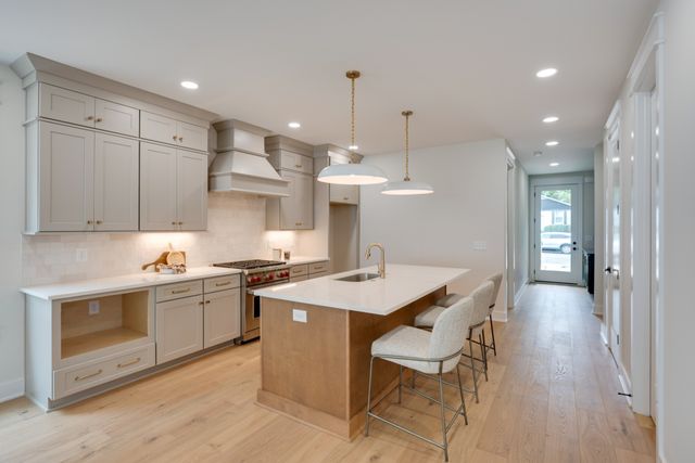 704 Stockell St, Nashville, TN 37207