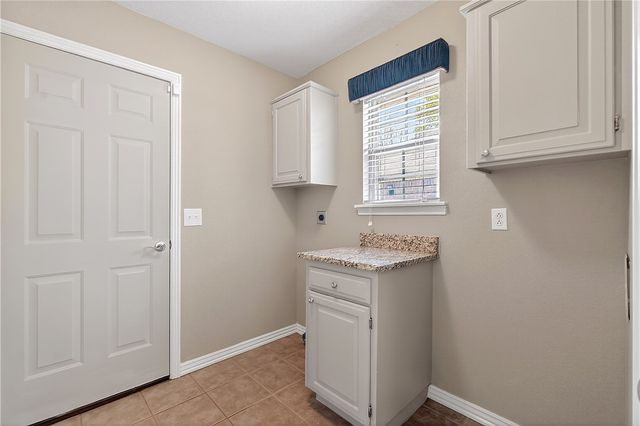 407 NW J Street, Bentonville, AR 72712