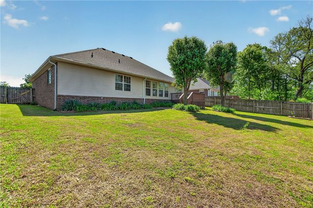407 NW J Street, Bentonville, AR 72712