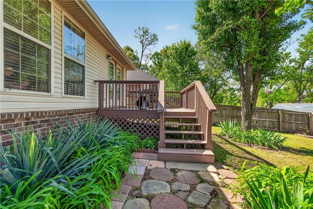 407 NW J Street, Bentonville, AR 72712