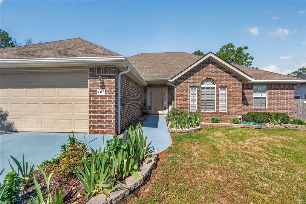 407 NW J Street, Bentonville, AR 72712