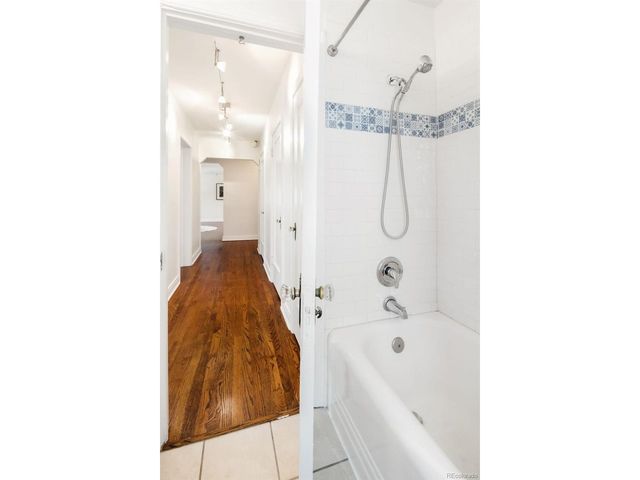 1029 N Pennsylvania St 2E, Denver, CO 80203