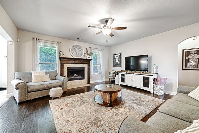 6010 Park View Drive, Midlothian, TX 76065