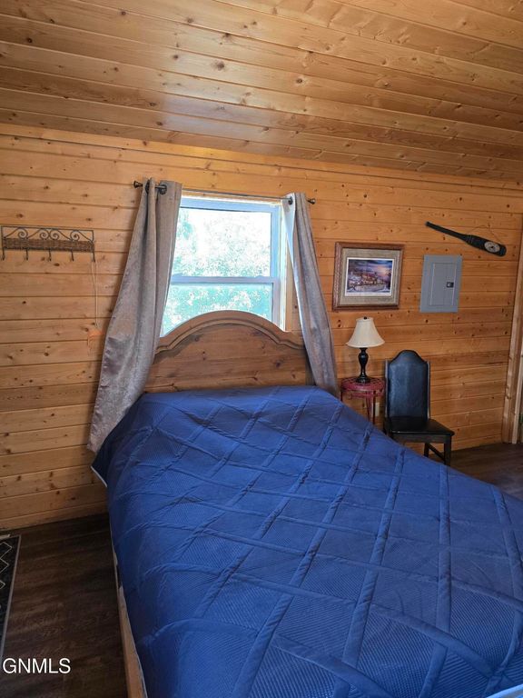 803 Broadway Street, Napoleon, ND 58561 photo 3