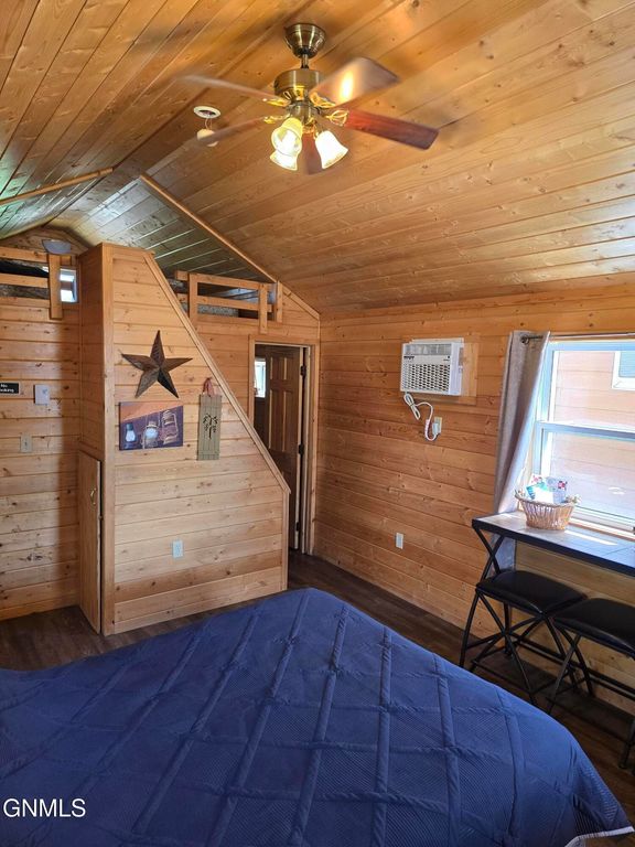 803 Broadway Street, Napoleon, ND 58561 photo 4