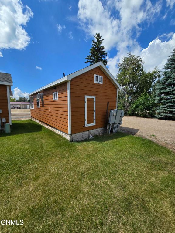 803 Broadway Street, Napoleon, ND 58561 photo 9