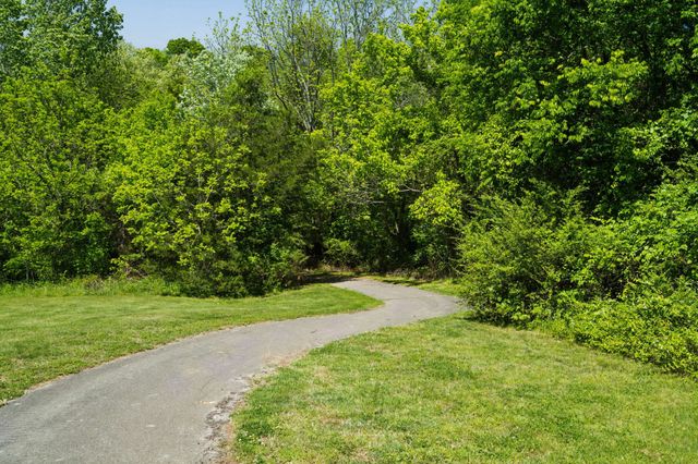 7476 Riverland Dr, Nashville, TN 37221