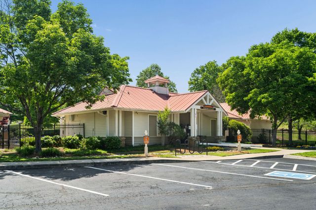 7476 Riverland Dr, Nashville, TN 37221