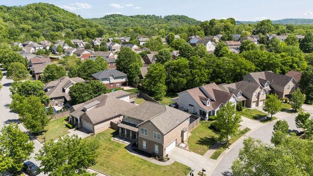7476 Riverland Dr, Nashville, TN 37221