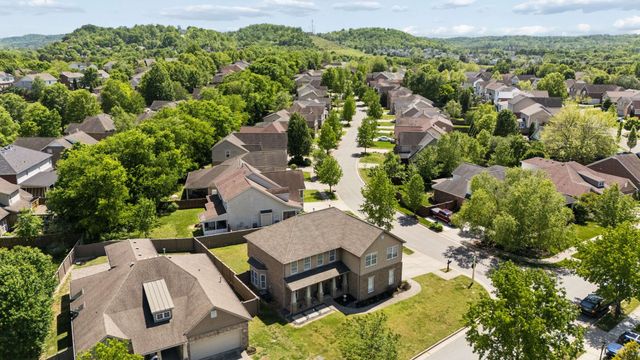 7476 Riverland Dr, Nashville, TN 37221