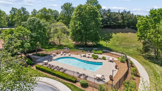 7476 Riverland Dr, Nashville, TN 37221