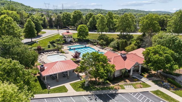 7476 Riverland Dr, Nashville, TN 37221